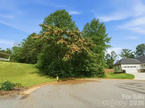 3710 Whitney Drive NE Hickory NC 28601