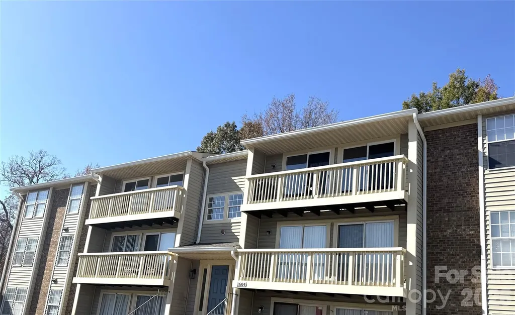1604 Arlyn Circle Charlotte NC 28213