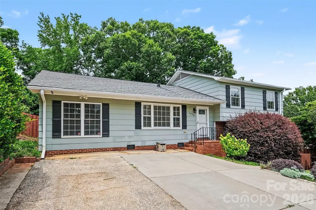 1030 Mclaughlin Drive Charlotte NC 28212