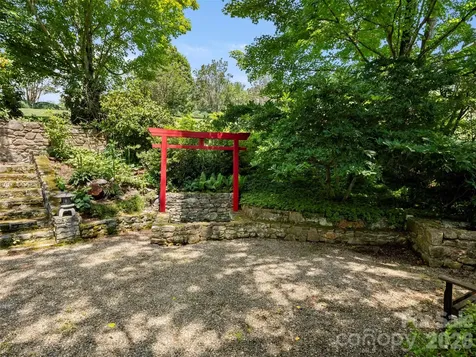 20 Clubside Drive Asheville NC 28804