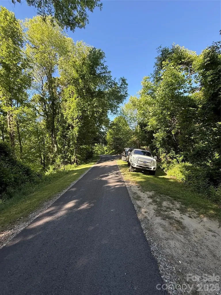 9999 Hunters Ridge Road Canton NC 28716