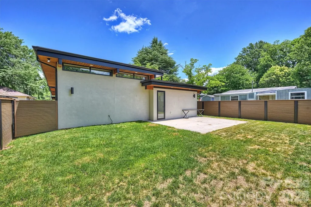 704 Charles Avenue Charlotte NC 28205
