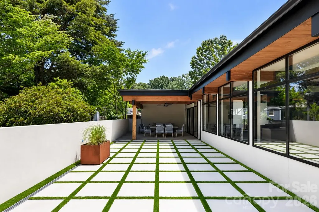 704 Charles Avenue Charlotte NC 28205