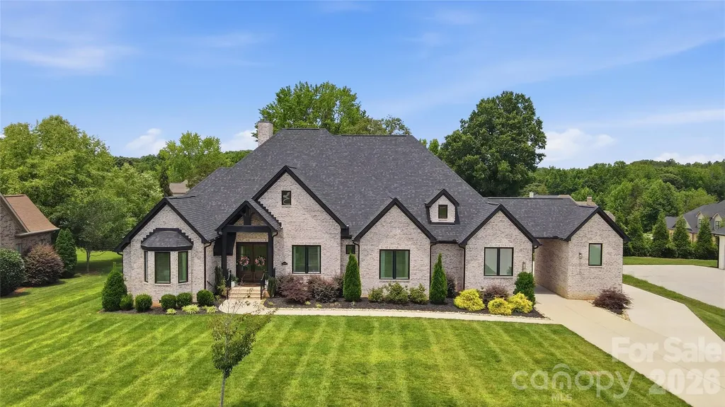 10035 Whispering Falls Avenue Charlotte NC 28227