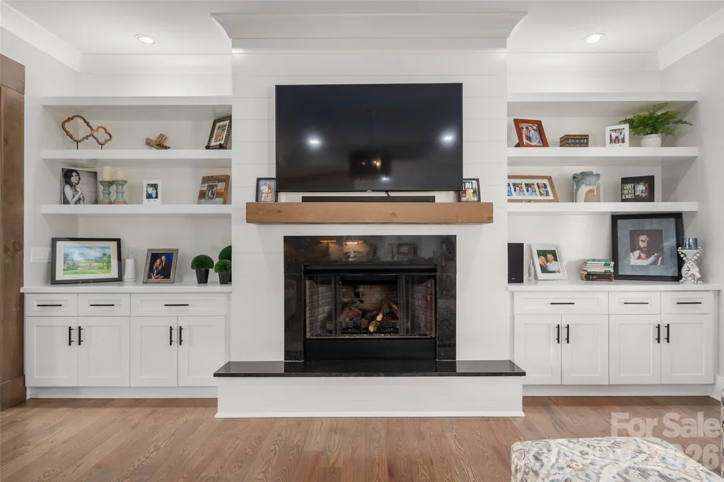 10035 Whispering Falls Avenue Charlotte NC 28227