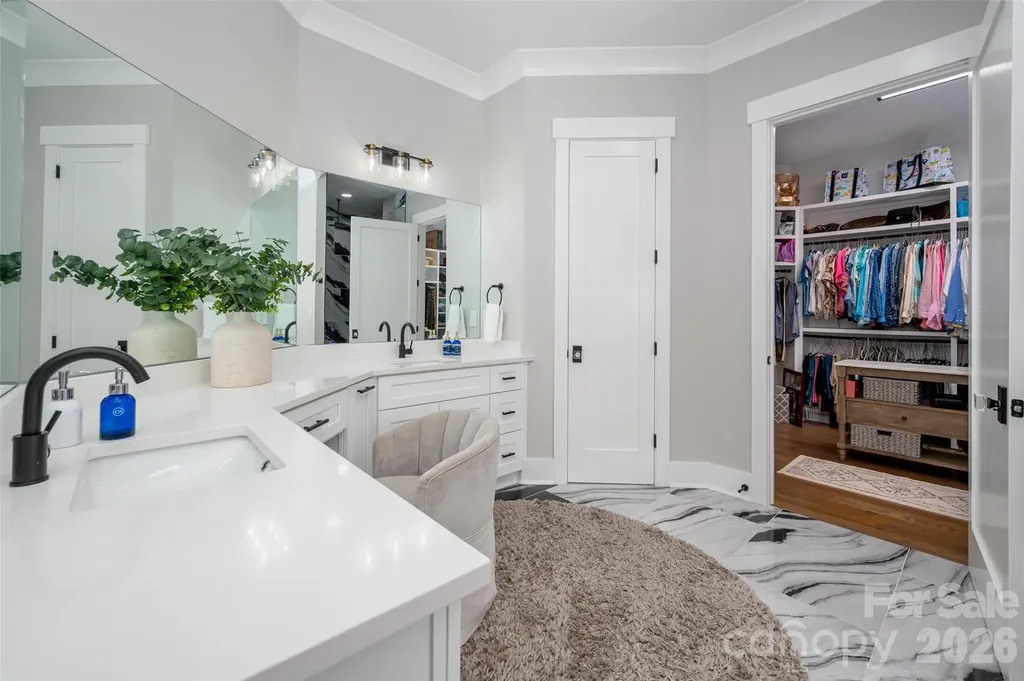 10035 Whispering Falls Avenue Charlotte NC 28227