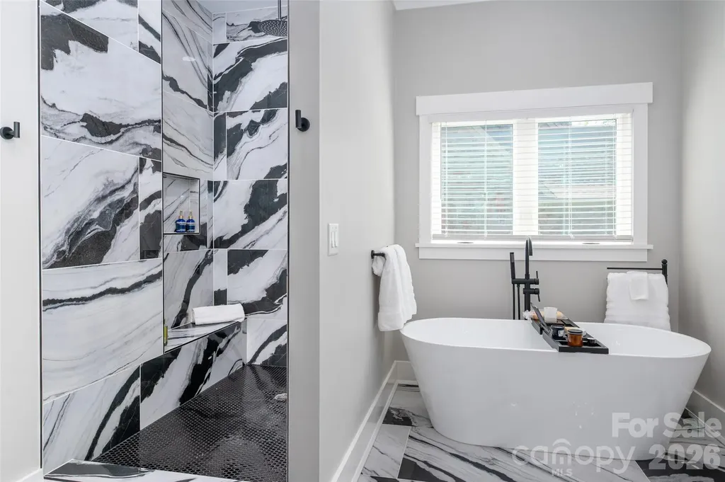 10035 Whispering Falls Avenue Charlotte NC 28227