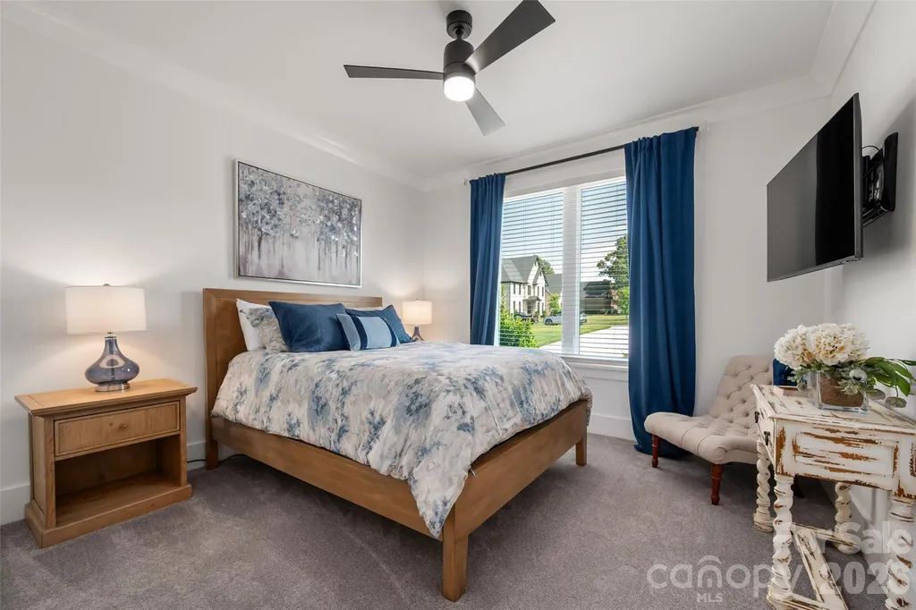 10035 Whispering Falls Avenue Charlotte NC 28227