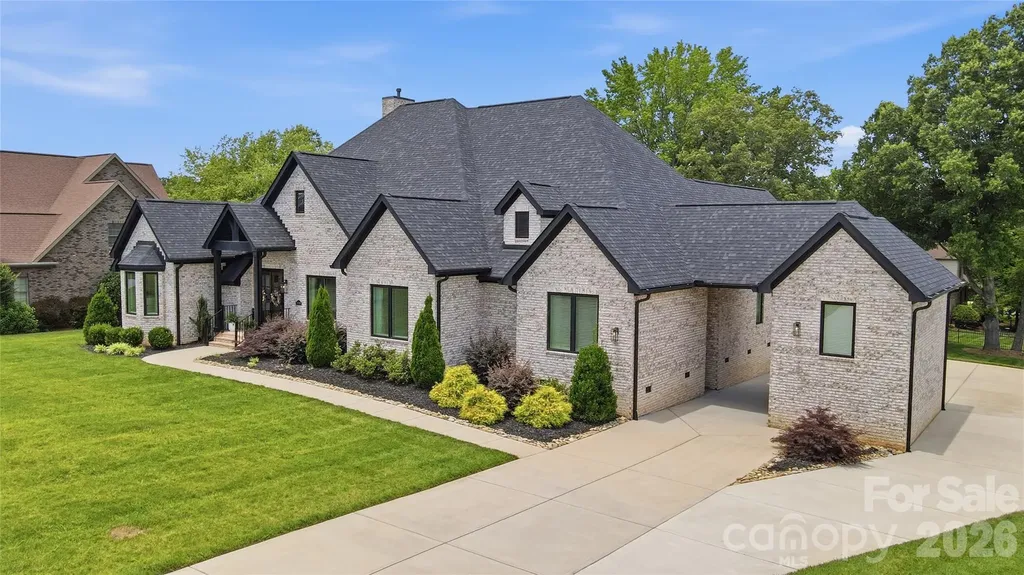 10035 Whispering Falls Avenue Charlotte NC 28227