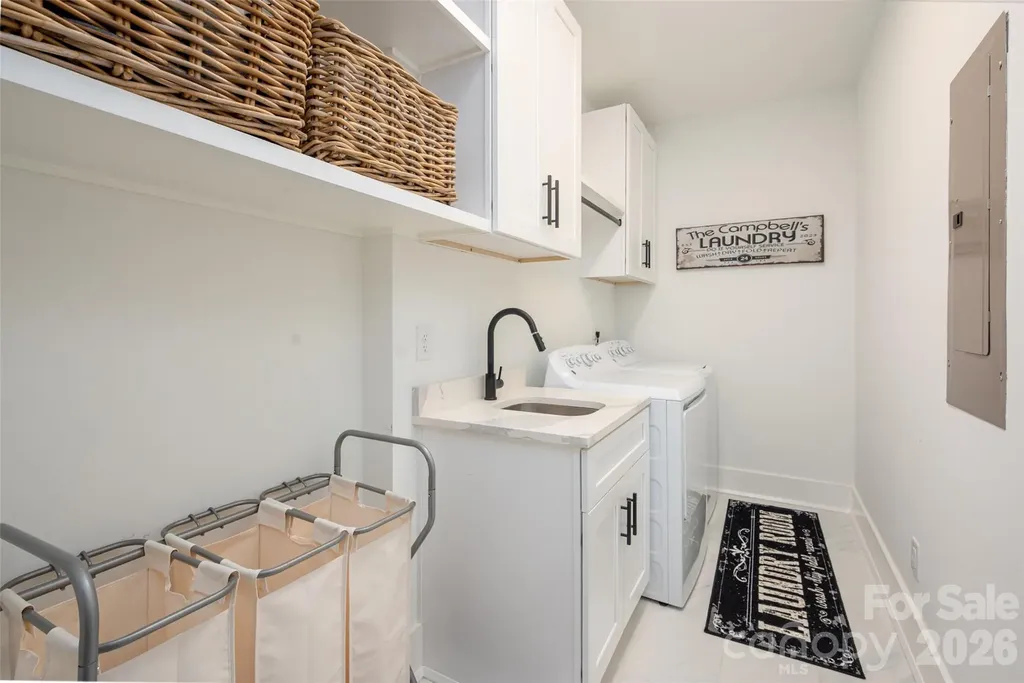 10035 Whispering Falls Avenue Charlotte NC 28227