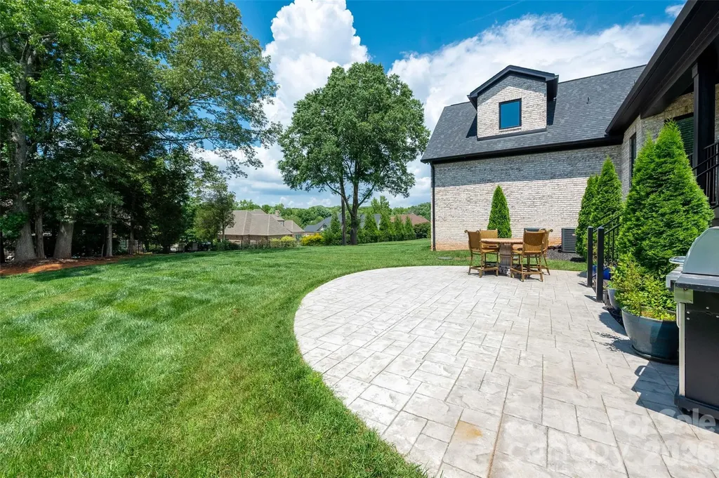 10035 Whispering Falls Avenue Charlotte NC 28227