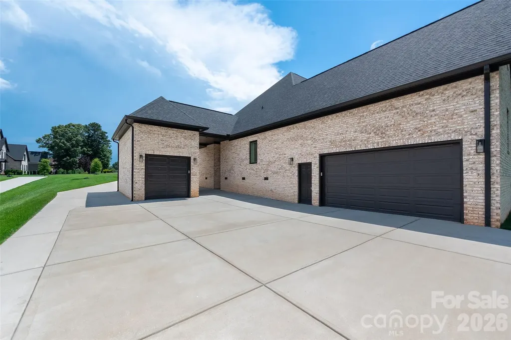 10035 Whispering Falls Avenue Charlotte NC 28227
