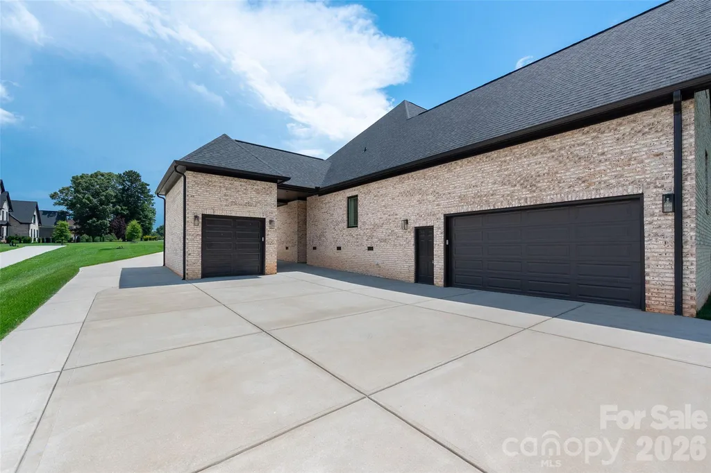 10035 Whispering Falls Avenue Charlotte NC 28227