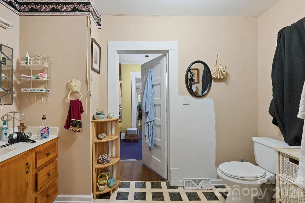 106 N Main Street Granite Falls NC 28630
