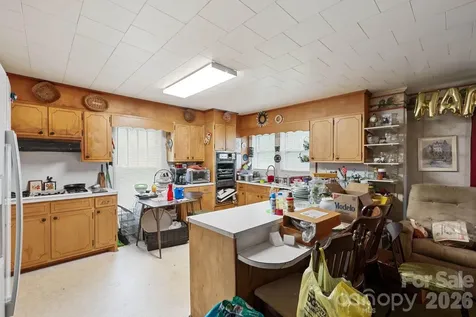 106 N Main Street Granite Falls NC 28630