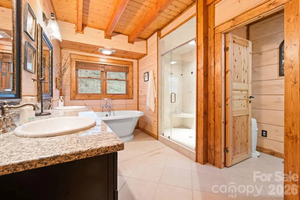 635 Acorn Nvno Zionville NC 28698