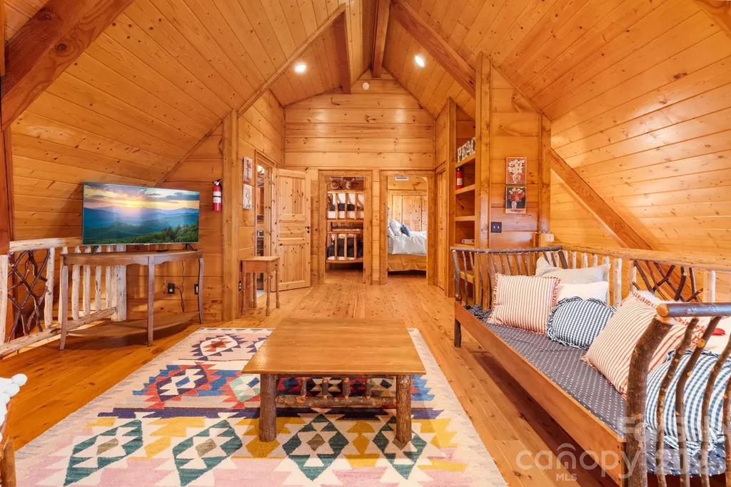 635 Acorn Nvno Zionville NC 28698