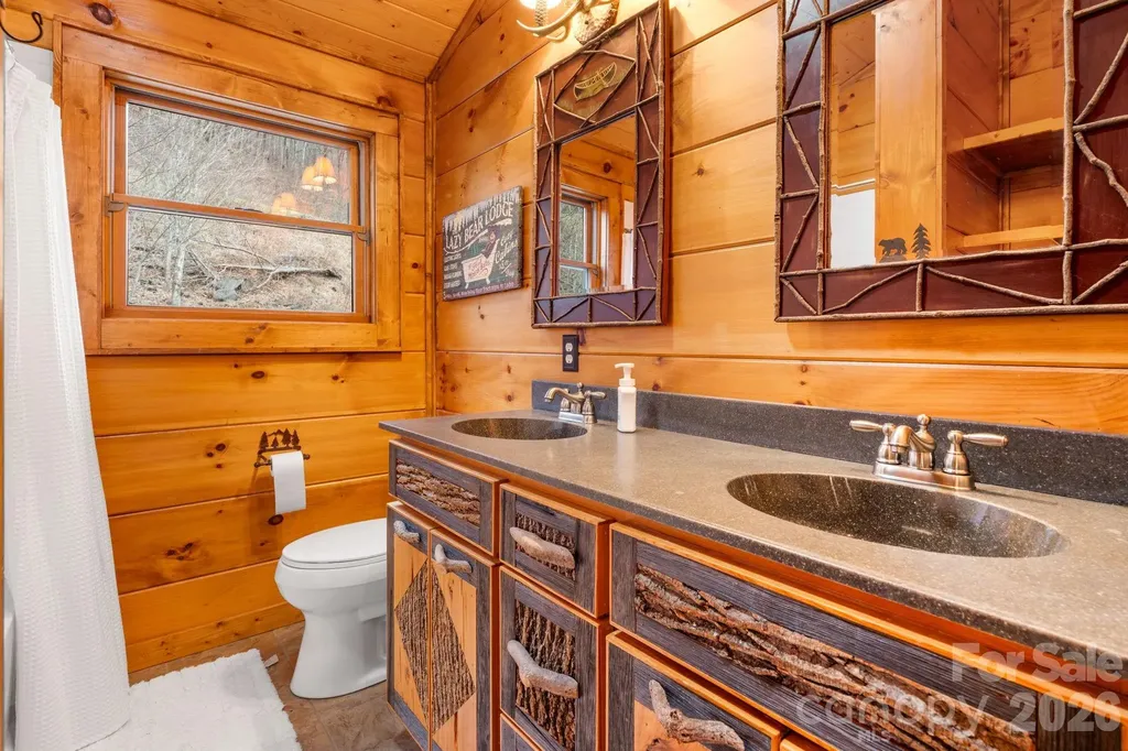 635 Acorn Nvno Zionville NC 28698