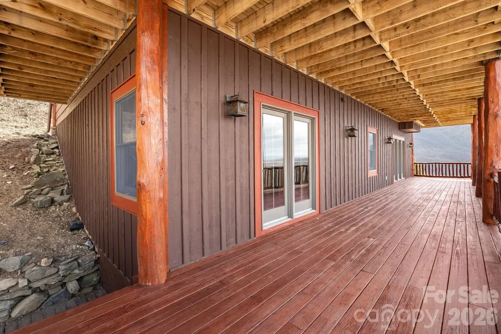 635 Acorn Nvno Zionville NC 28698