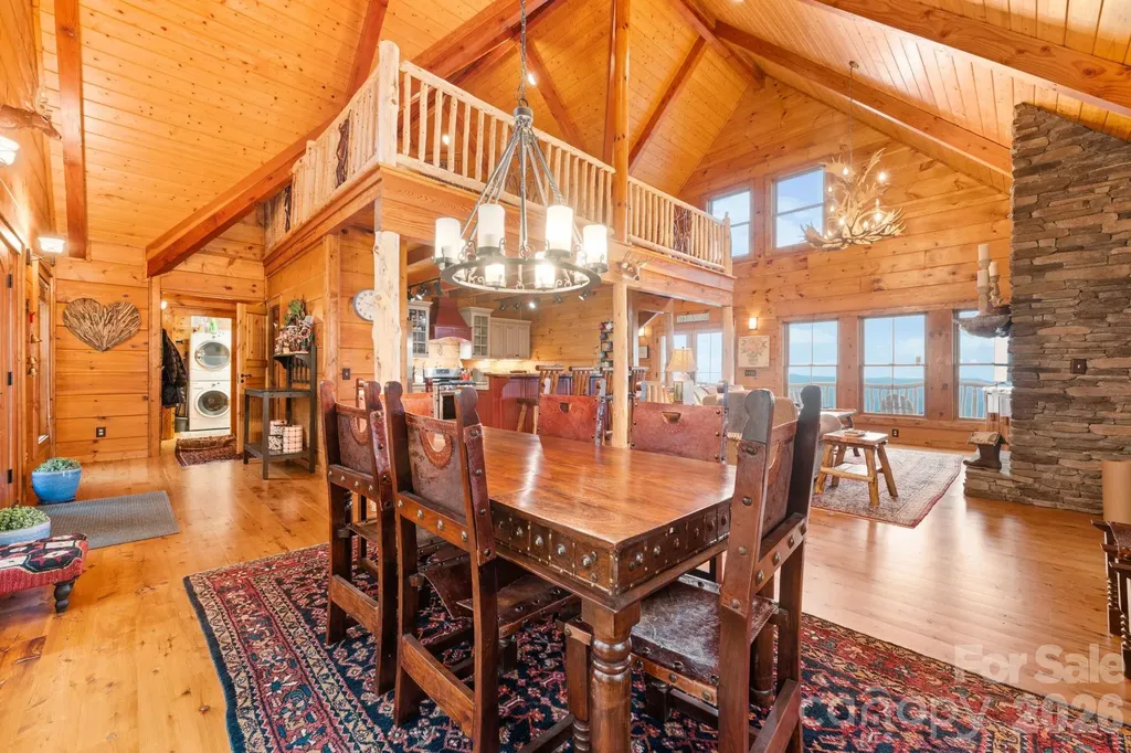 635 Acorn Nvno Zionville NC 28698