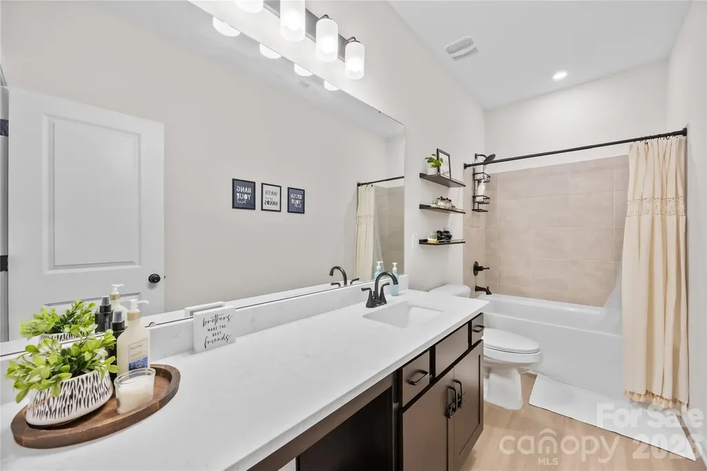 6230 Gala Lane Charlotte NC 28215