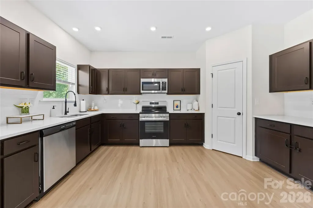 6230 Gala Lane Charlotte NC 28215