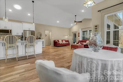 40 Rangeley Drive Asheville NC 28803