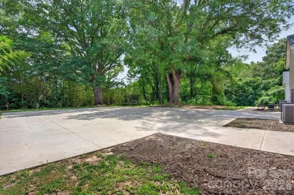 712-714 Evening Shade Lane Gastonia NC 28052