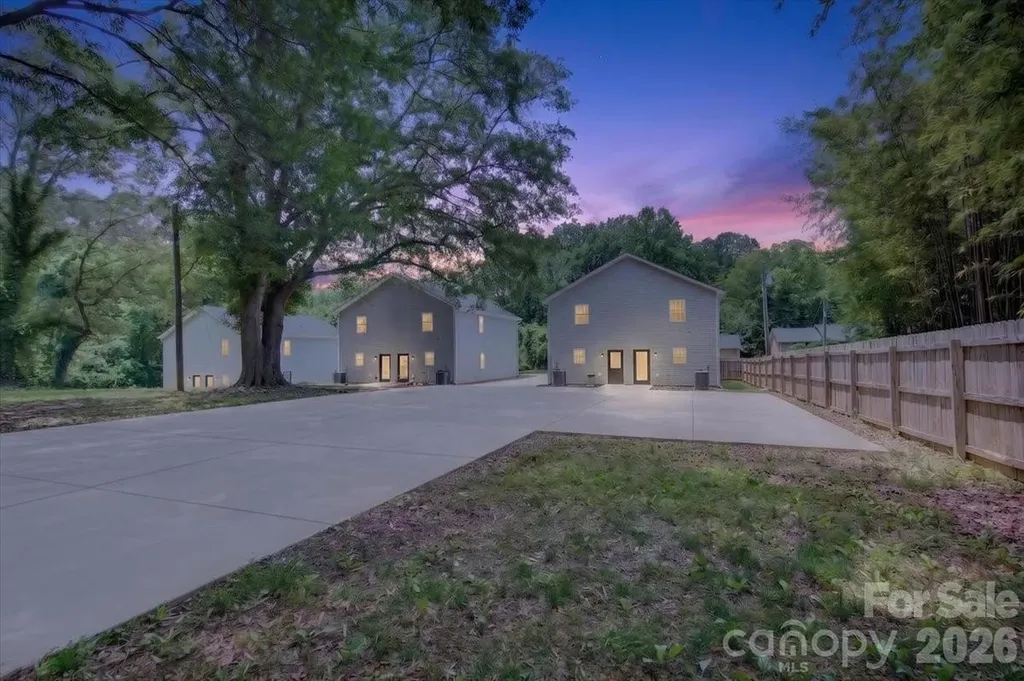 712-714 Evening Shade Lane Gastonia NC 28052