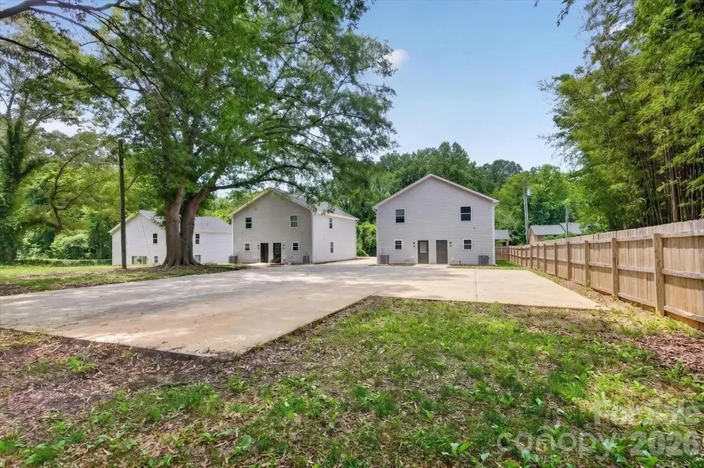 712-714 Evening Shade Lane Gastonia NC 28052