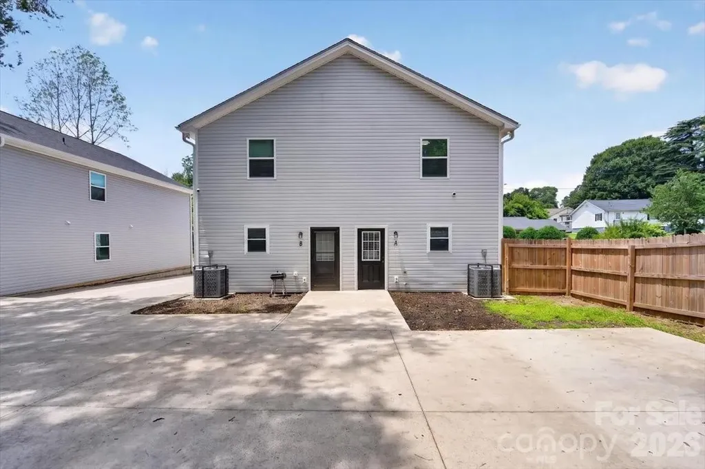 712-714 Evening Shade Lane Gastonia NC 28052