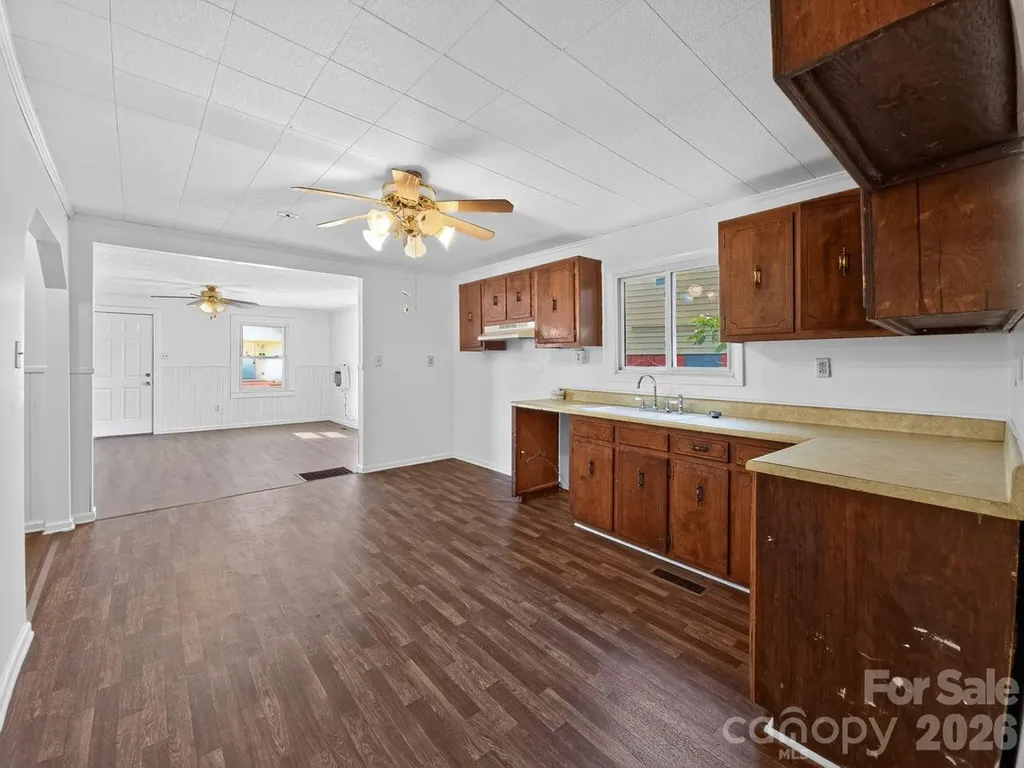 80 Ridge Street Marion NC 28752