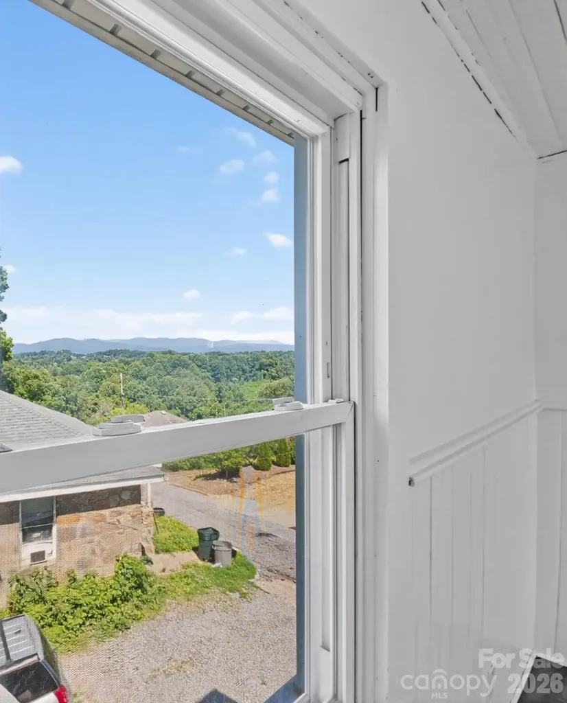80 Ridge Street Marion NC 28752