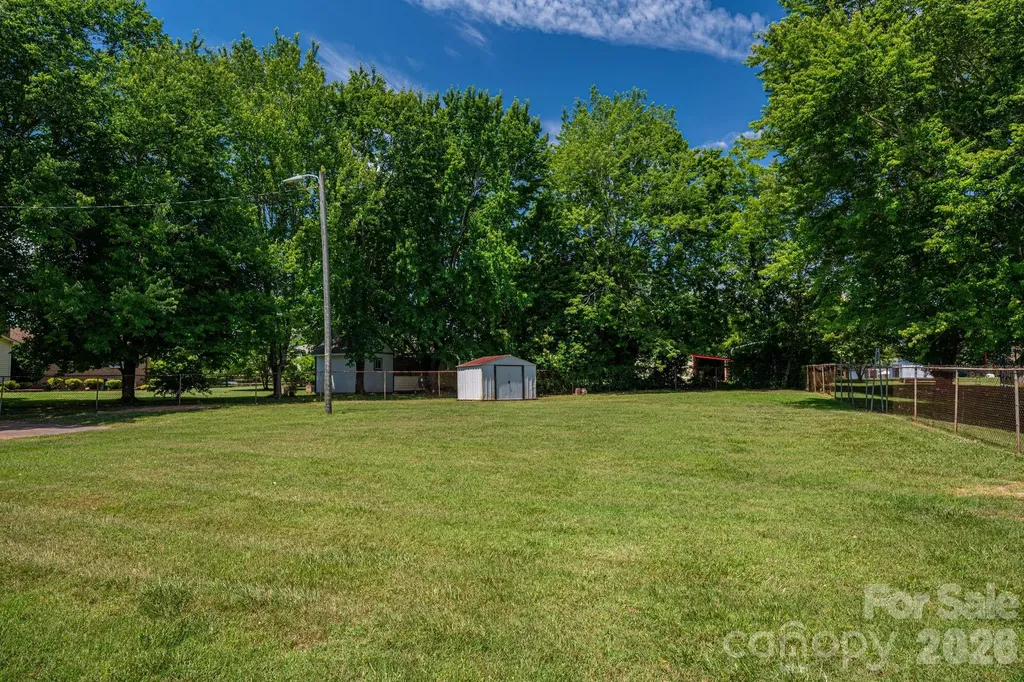 203 Park Road Mount Holly NC 28120