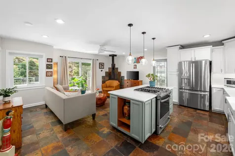 43 Martindale Road Asheville NC 28804