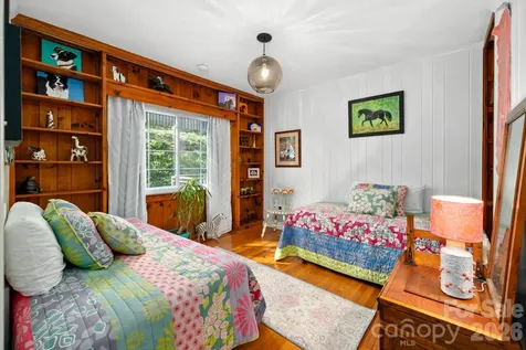 43 Martindale Road Asheville NC 28804