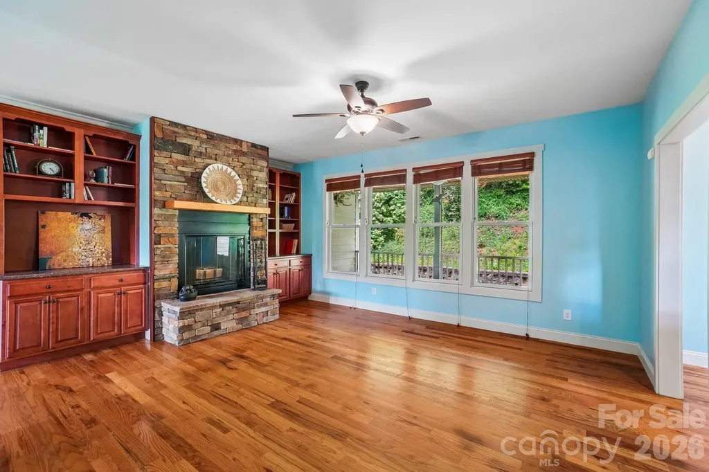 25 Willow Branch Lane Weaverville NC 28787