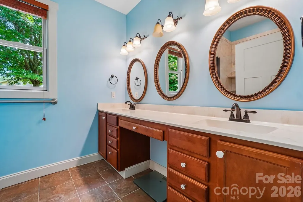25 Willow Branch Lane Weaverville NC 28787
