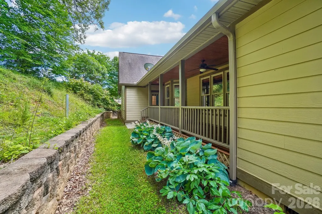 25 Willow Branch Lane Weaverville NC 28787