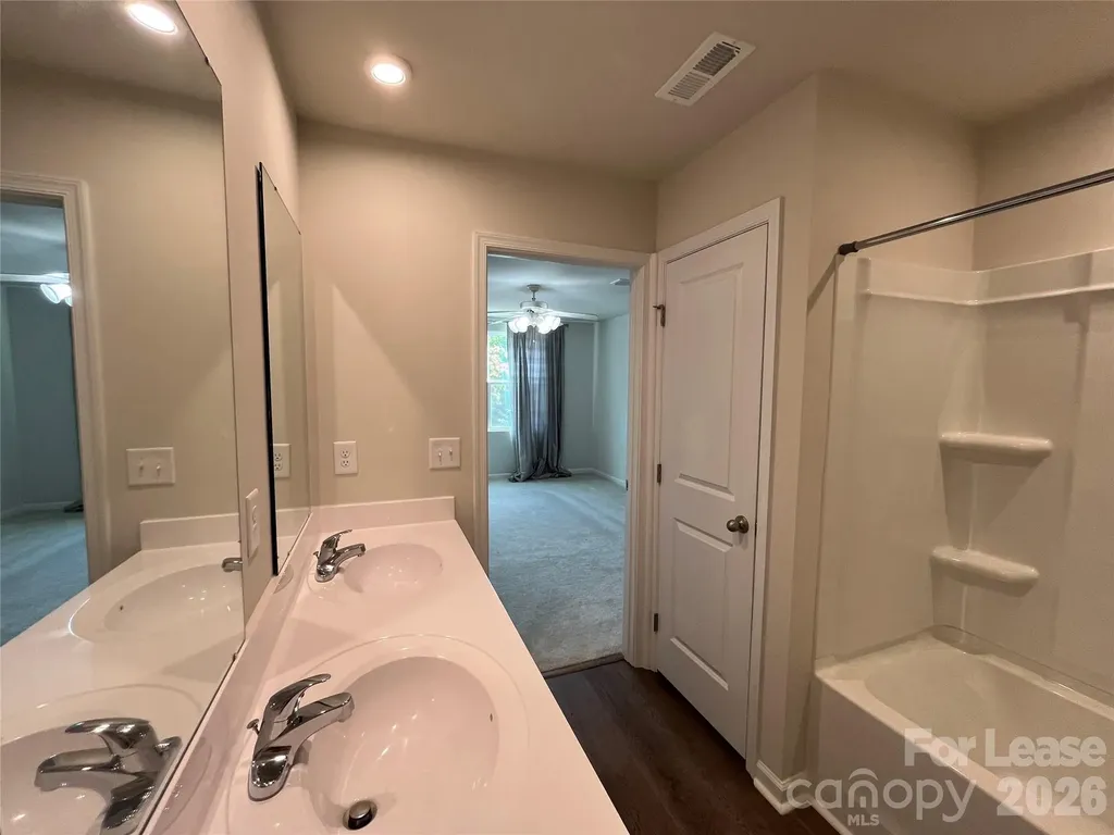 1532 39th Avenue Loop NE Hickory NC 28601