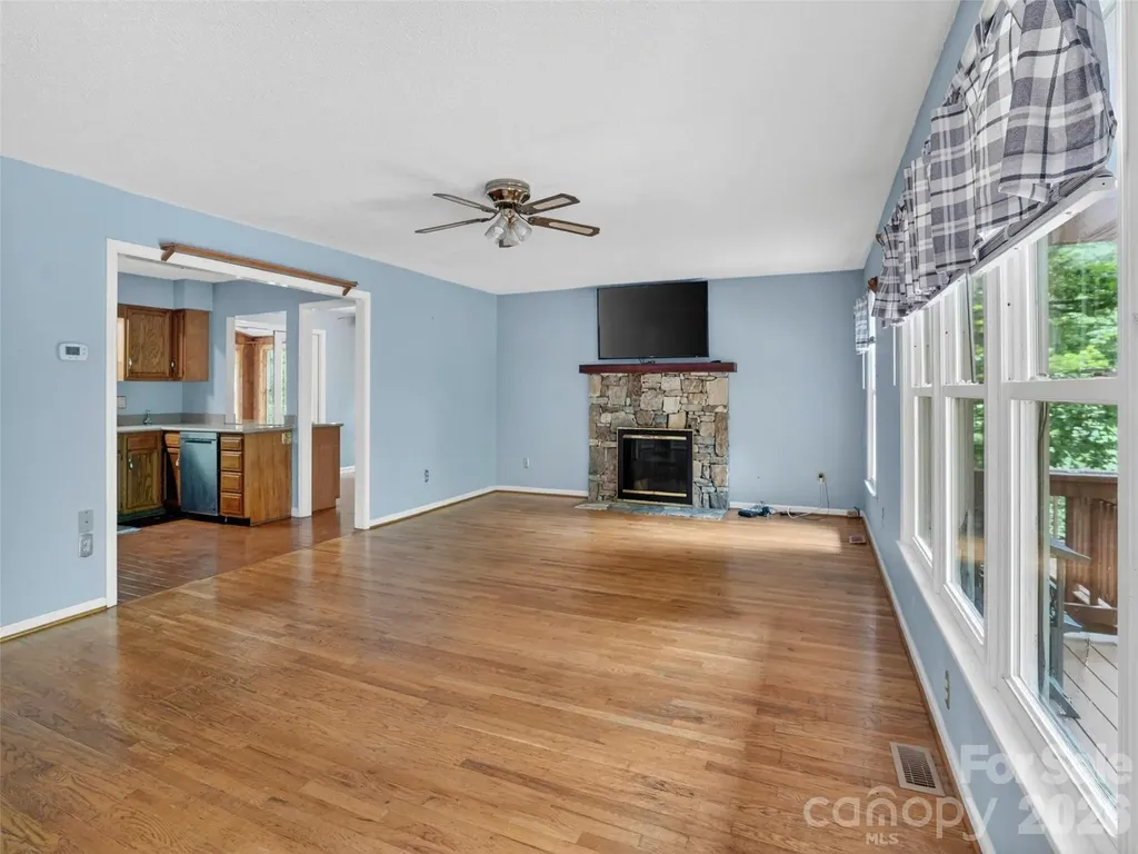 743 Kyles Creek Road Hendersonville NC 28792