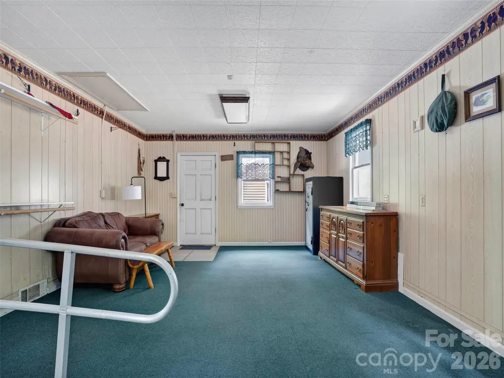 743 Kyles Creek Road Hendersonville NC 28792