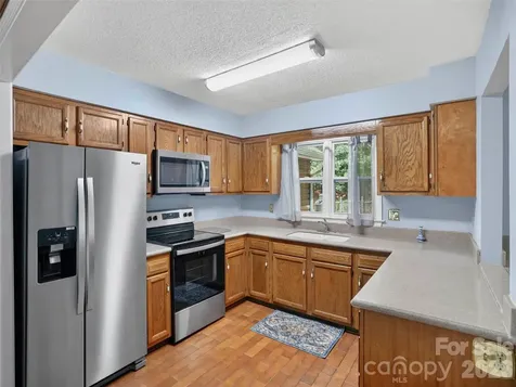 743 Kyles Creek Road Hendersonville NC 28792