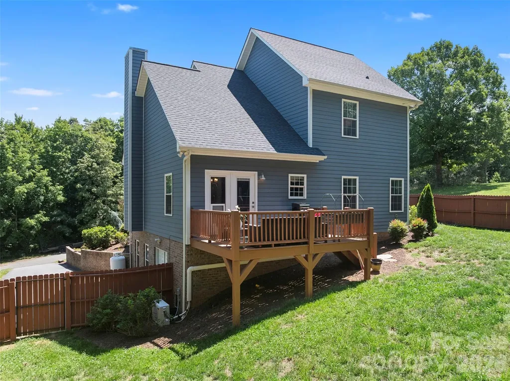 7015 Waterfront Place Granite Falls NC 28630