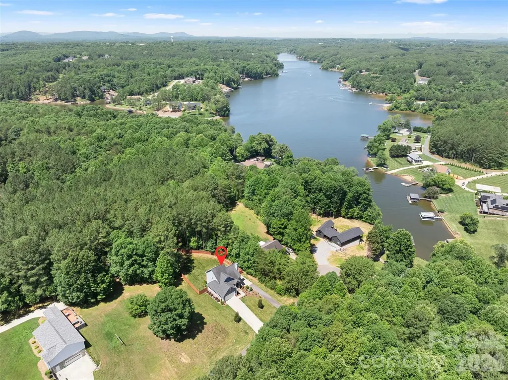 7015 Waterfront Place Granite Falls NC 28630