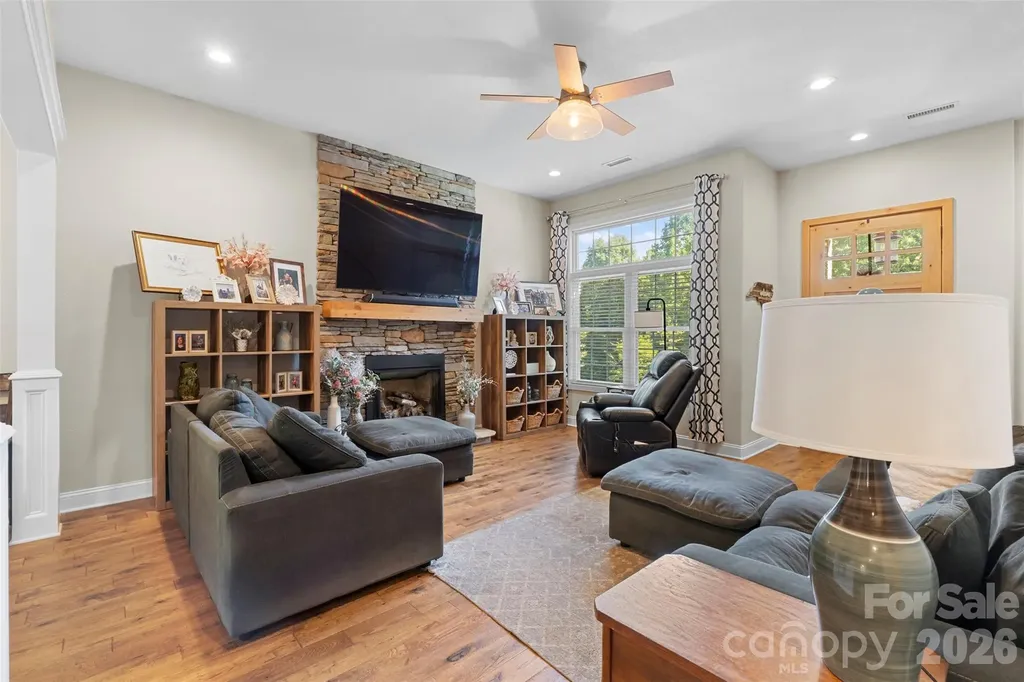 7015 Waterfront Place Granite Falls NC 28630