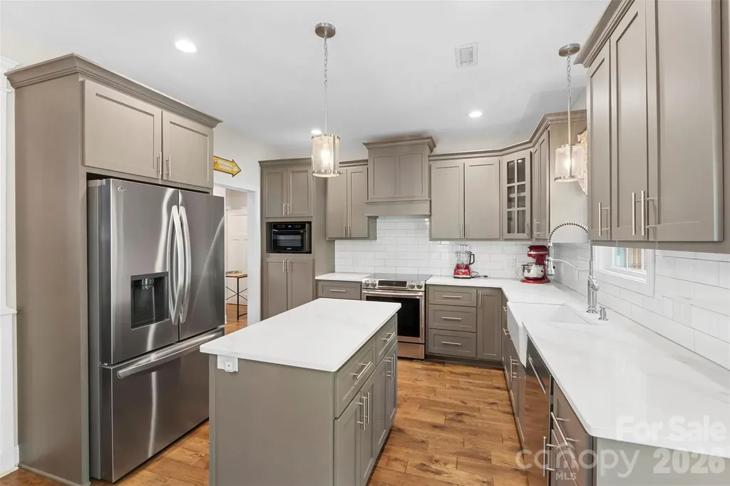 7015 Waterfront Place Granite Falls NC 28630