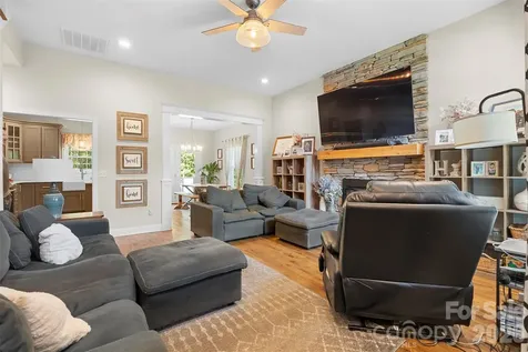7015 Waterfront Place Granite Falls NC 28630