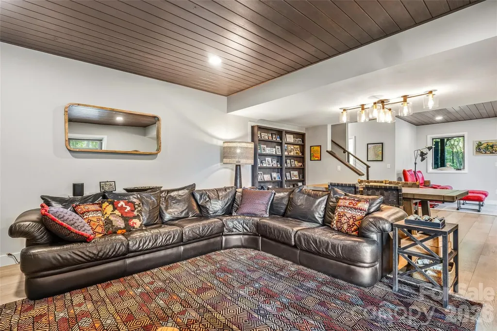 233 Tanglewood Lane Saluda NC 28773