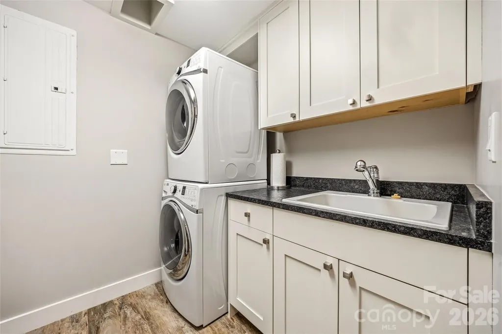 233 Tanglewood Lane Saluda NC 28773
